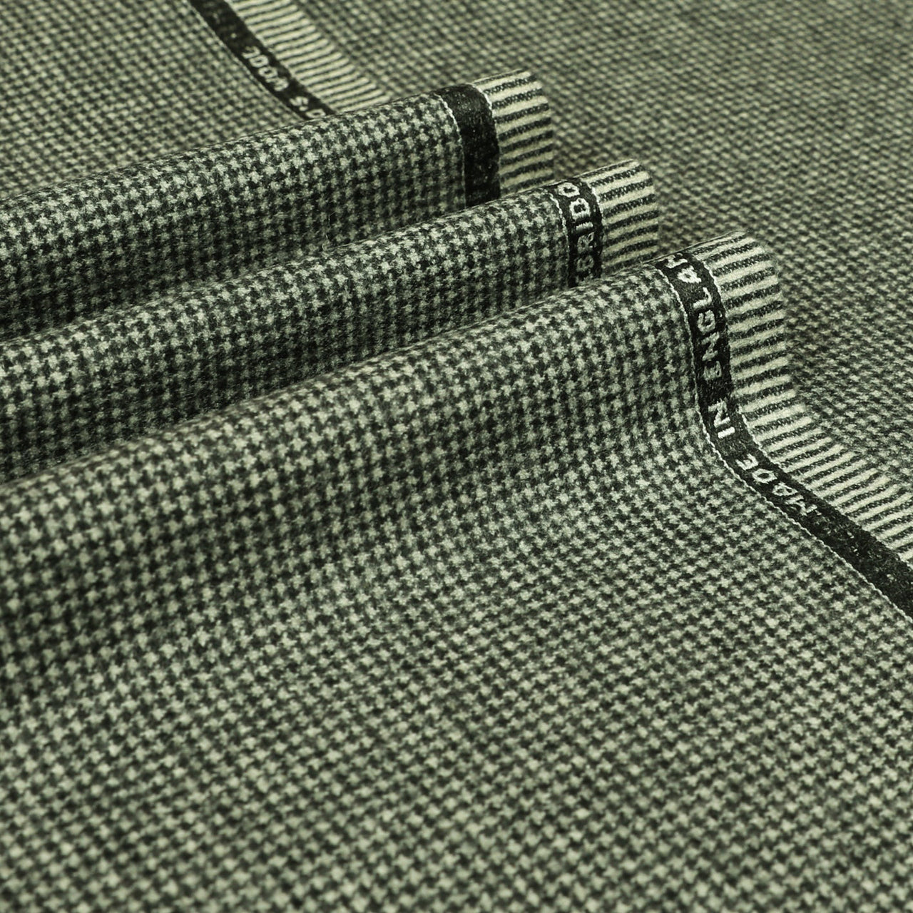 Dogtooth Check Super 120's Wool Flannel