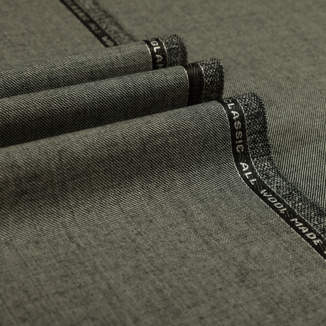 British Classic - Plain 100% Wool