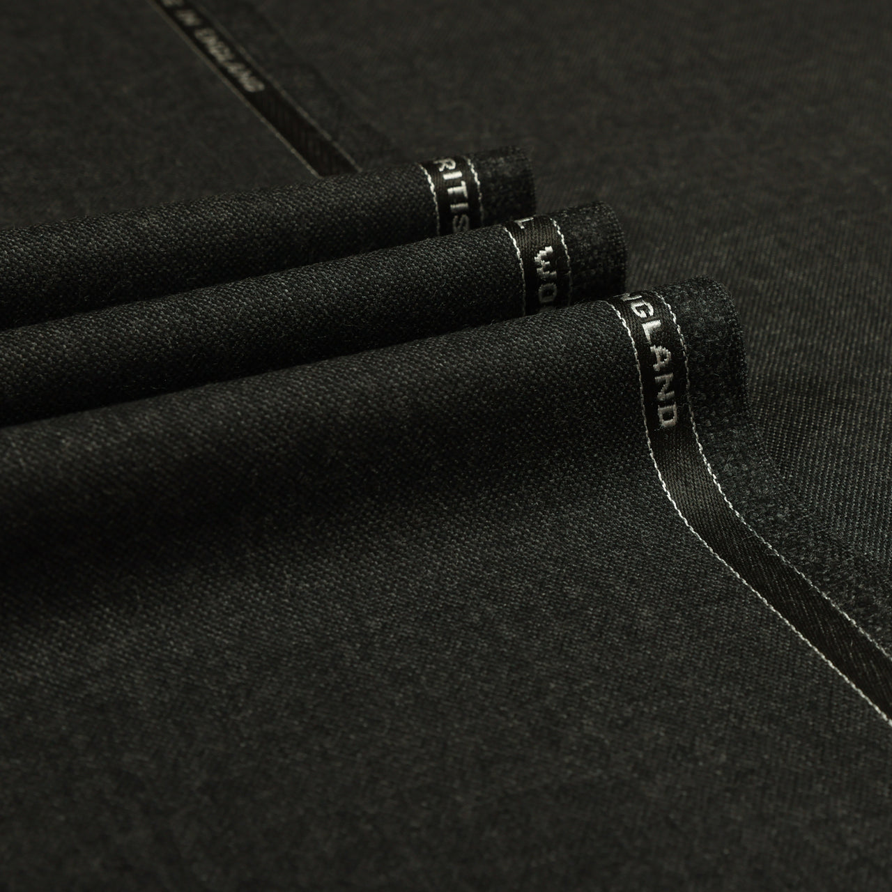 British Classic - Plain 100% Wool