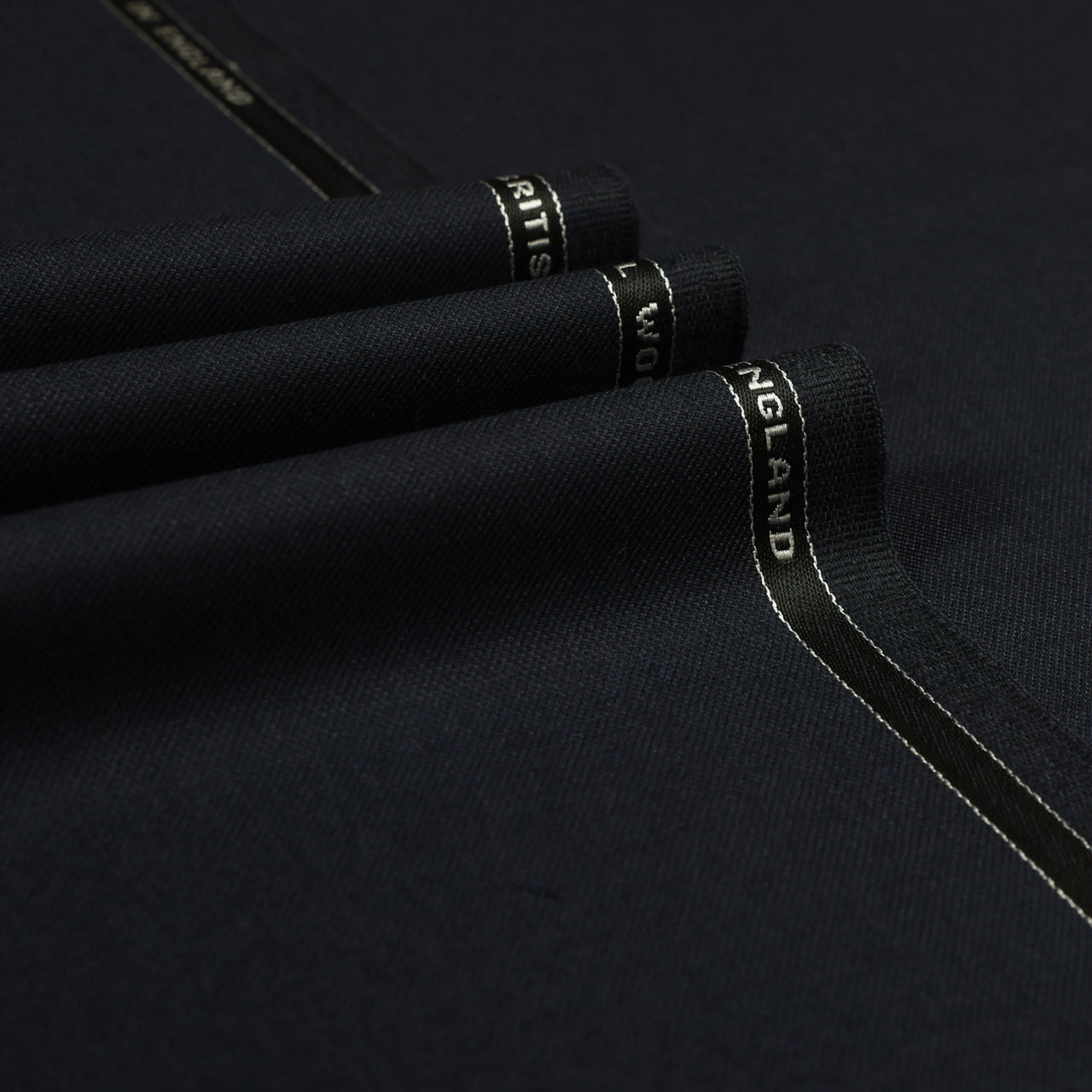 British Classic - Plain 100% Wool