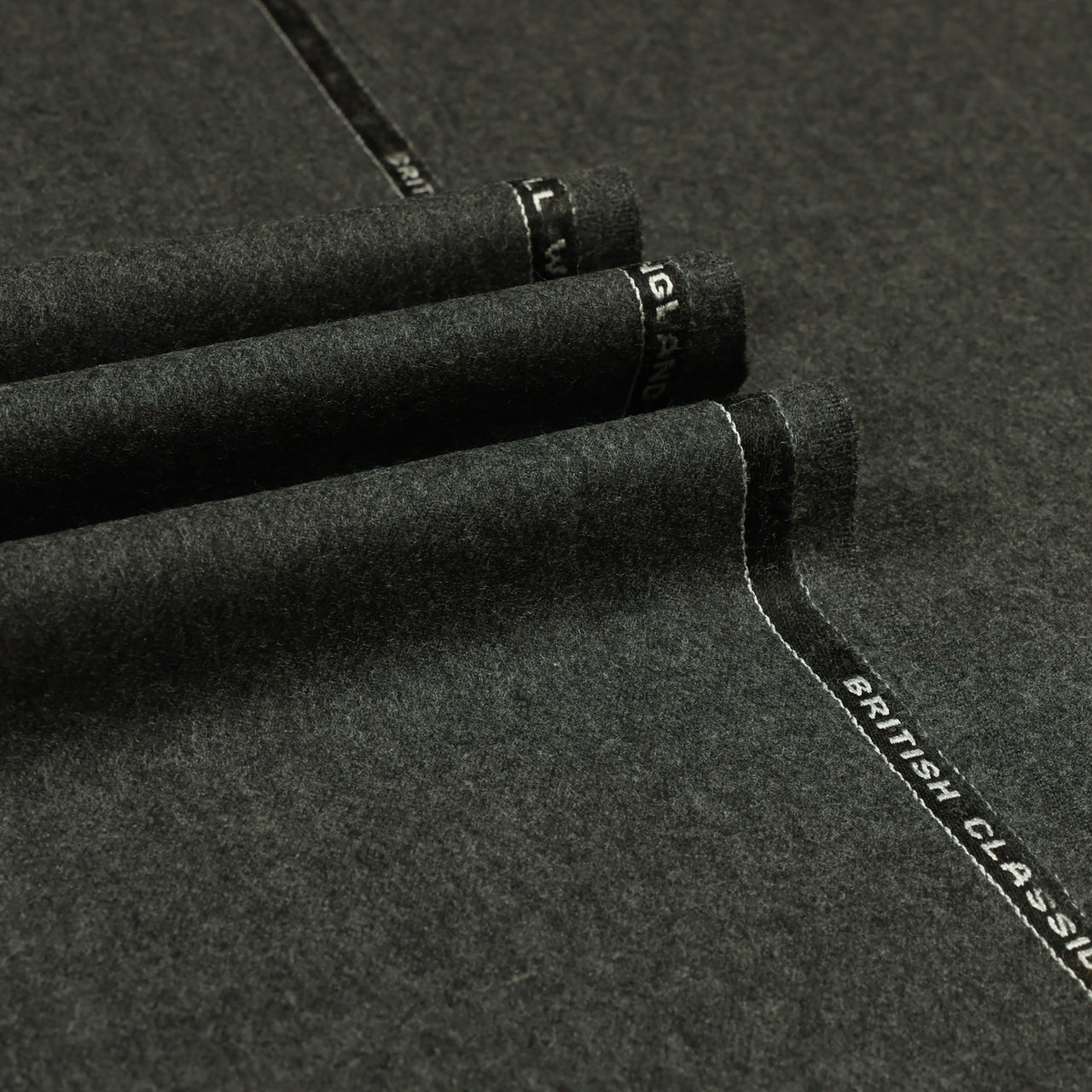 British Classic - Plain Flannel 100% Wool