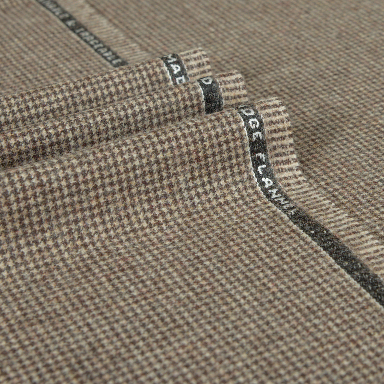 Oxbridge Flannel - Houndstooth Suiting 100% Super 120's Wool