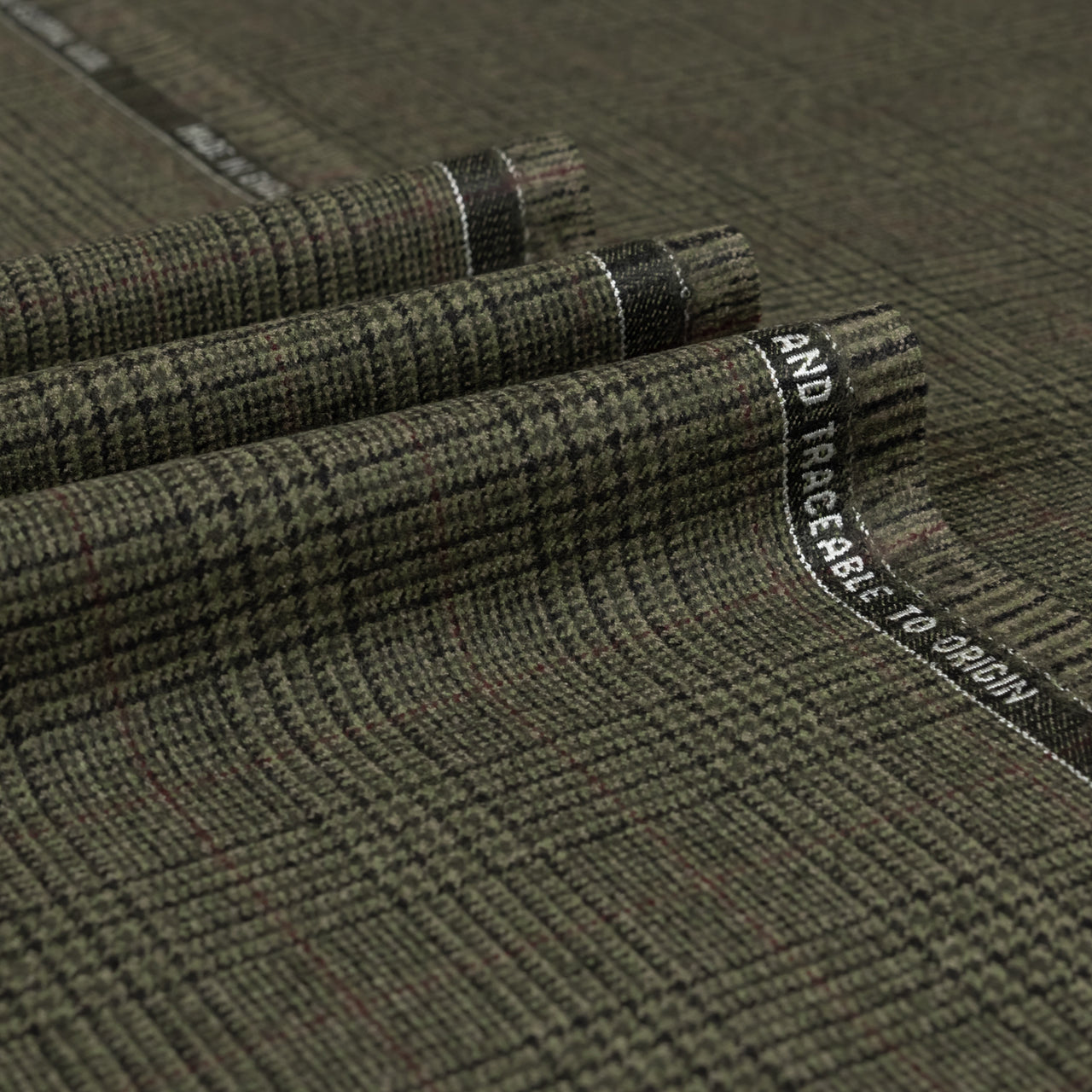 Escudo - 100% Escorial Wool Glen Check Fabric